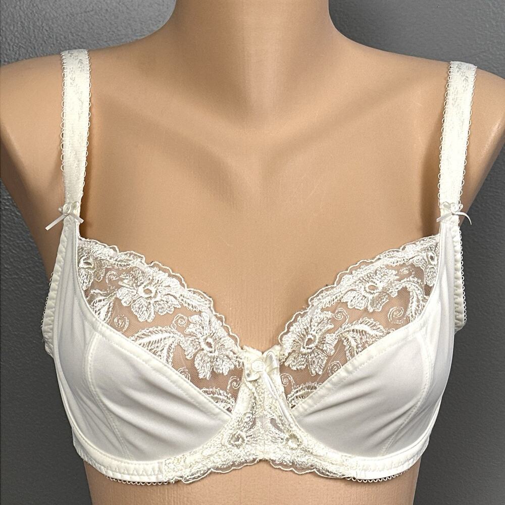 Fantasie Kara Bra 2091 US Size 32DD Ivory Balconette Underwire Unlined Lace Bow